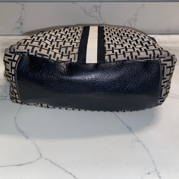 (*Free with purchase) Tommy Hilfiger Handbag Purse Brown Monogram for Women. - Picture 3 of 13